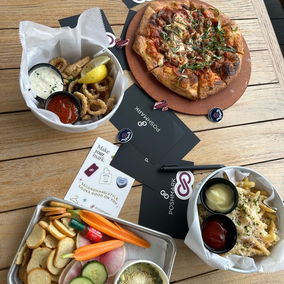 🎉POSH N’ CONNECT NASHVILLE STYLE🎉9/4/2024-HAMPTON SOCIAL FOR HAPPY HOUR - Picture 12 of 15